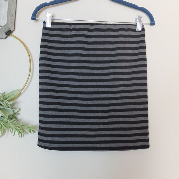 BDG Gray Black Striped Mini Skirt Size Small - Picture 3 of 7